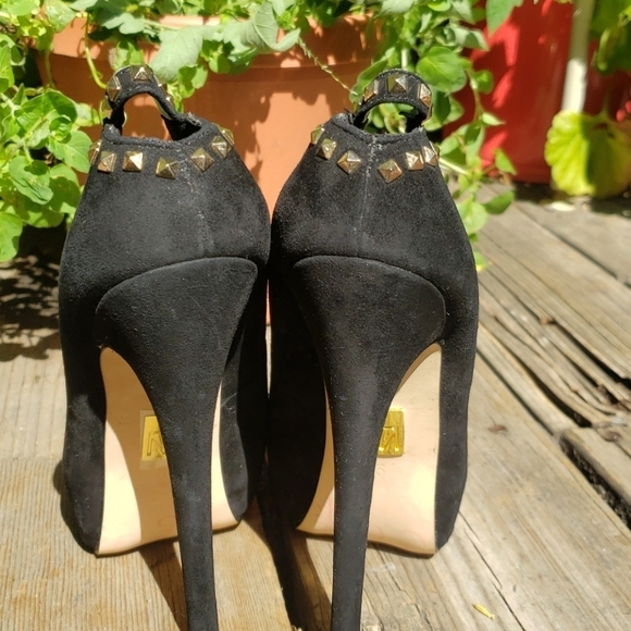 Madonna Truth or Dare Black Suede Pumps 6 - Picture 6 of 9